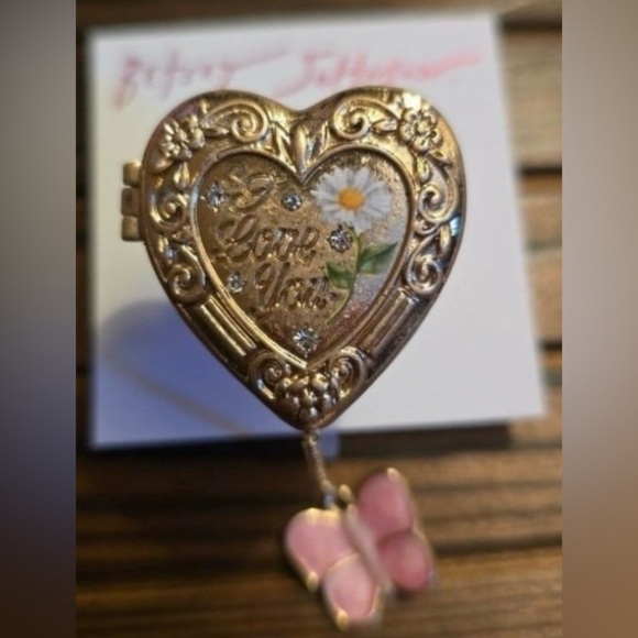 BETSEY JOHNSON Valentine Heart-Shaped Locket Poison Stretch Ring Butterfly NWT - Picture 1 of 14